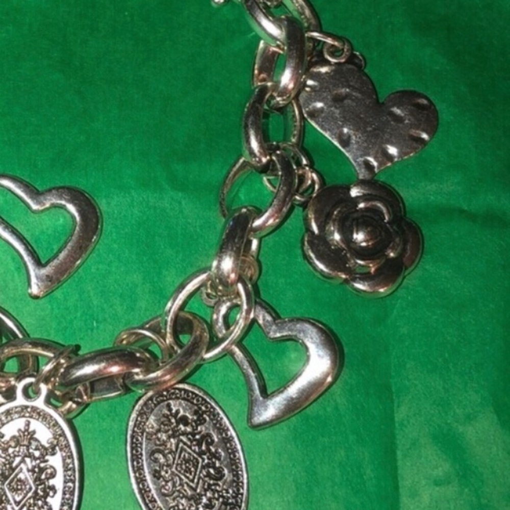 Silver bracelet with charms. - Picture 2 of 5